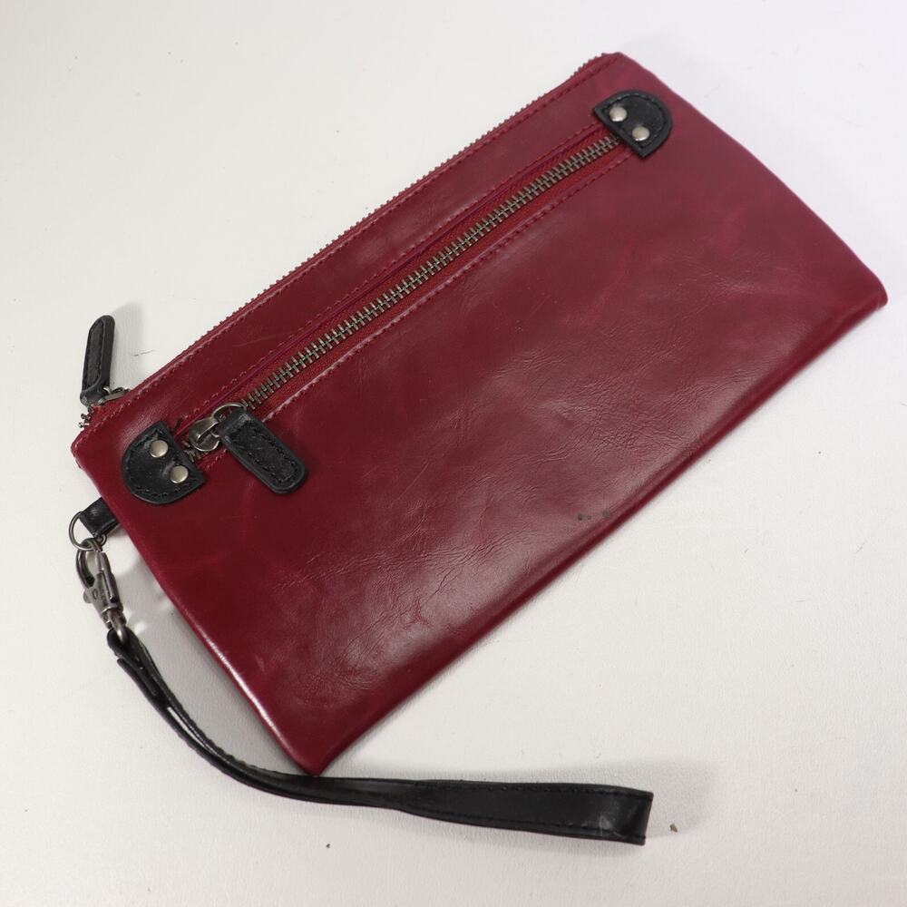 Shiraleah Harper Wristlet Handbag Berry Burgundy Faux Leather Zip Lined Pockets